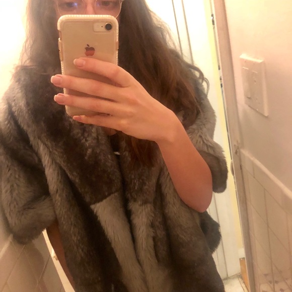 Calvin Klein faux fure - Picture 4 of 5